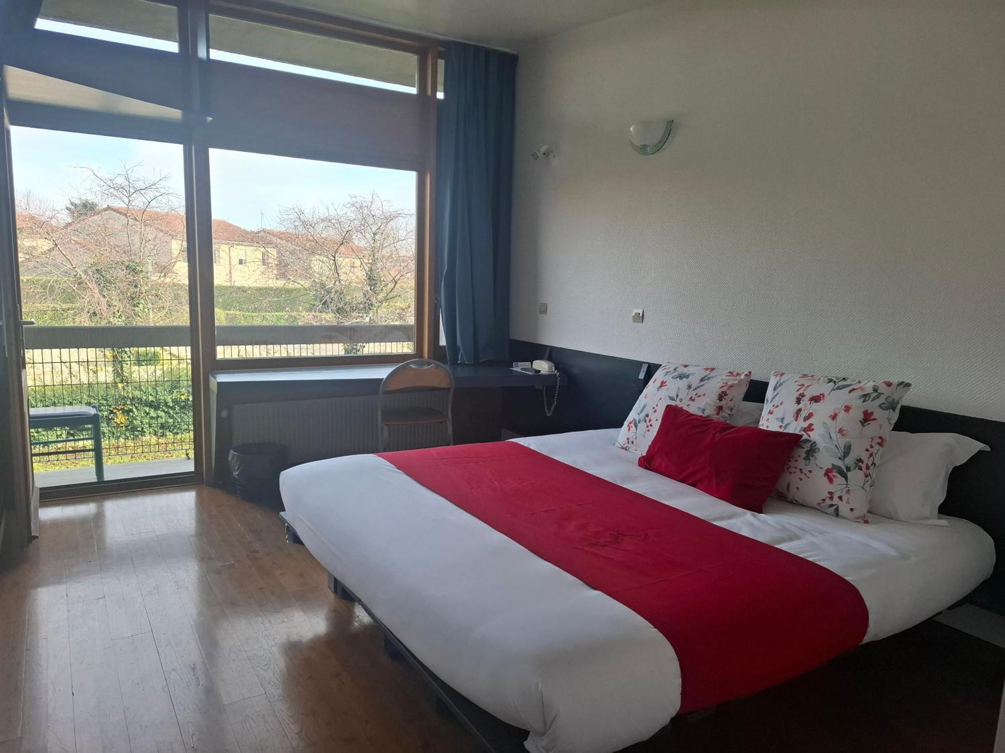Hotel Restaurant Cirius Montrond-les-Bains Kültér fotó